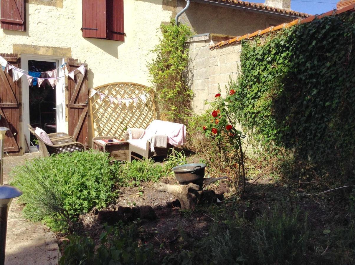 Homestay Arrabella Availles-Limouzine Kültér fotó