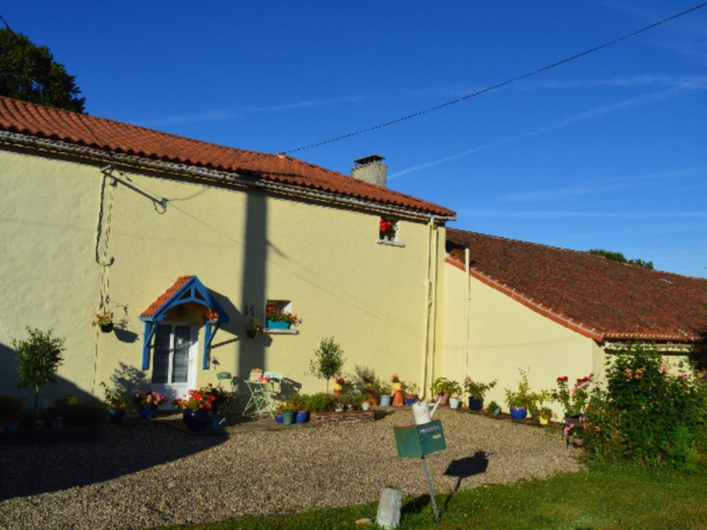 Homestay Arrabella Availles-Limouzine Kültér fotó